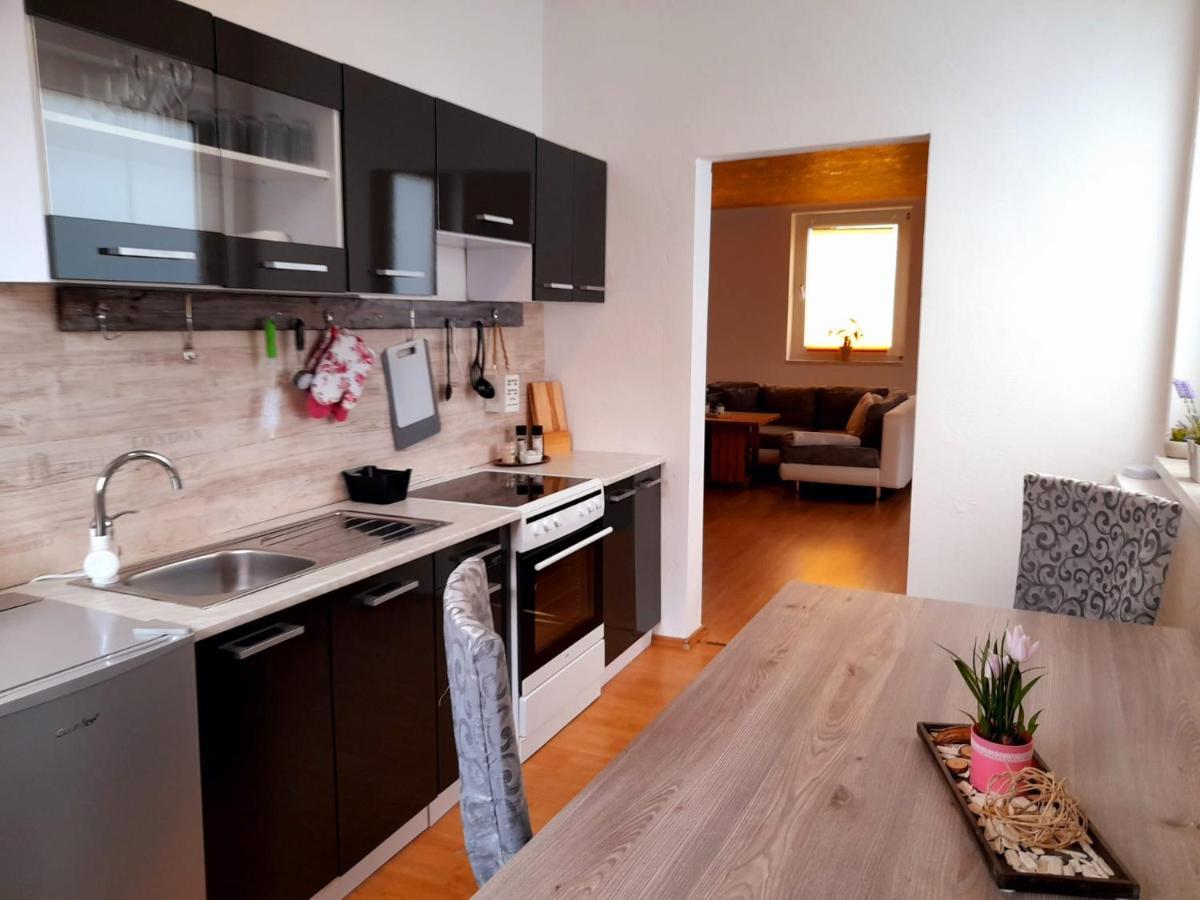 Willkommen In Dem Luftkurort Und Kaesestadt Nieheim Rennstrecke 4Km Entfernt Fewo1 Exterior photo